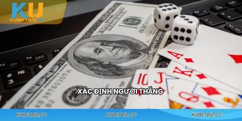 Ván bài kết thúc bằng việc so tổ hợp từng người