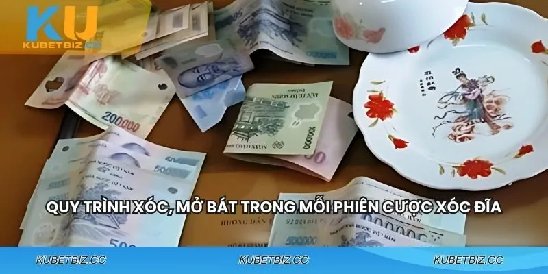 Đặt bốn đồng xu có hai mặt đối lập vào đĩa